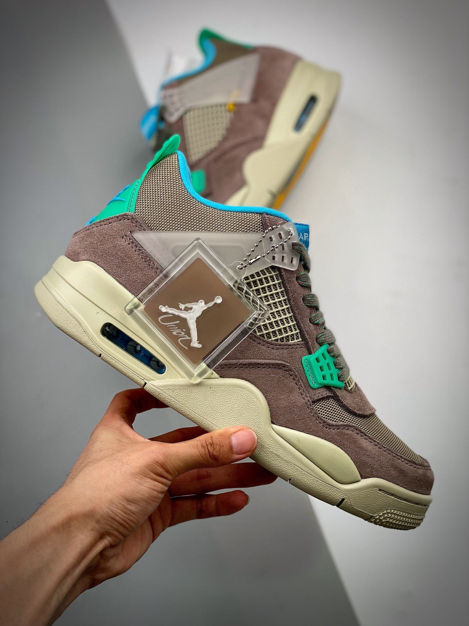 Air Jordan 4 & Union LA Retro Taupe Haze