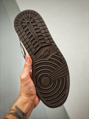 Nike Air Jordan 1 High & Travis Scott