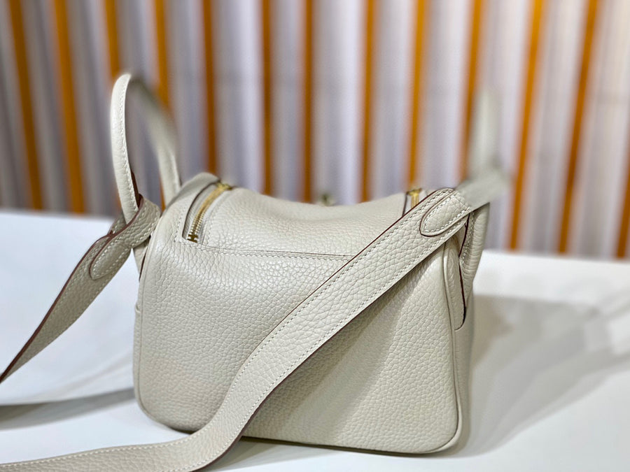 Hermes Mini Lindy Craie Taurillon Clemence