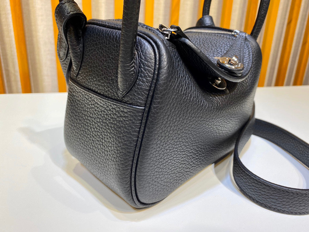 Hermes Mini Lindy Black Taurillon Clemence