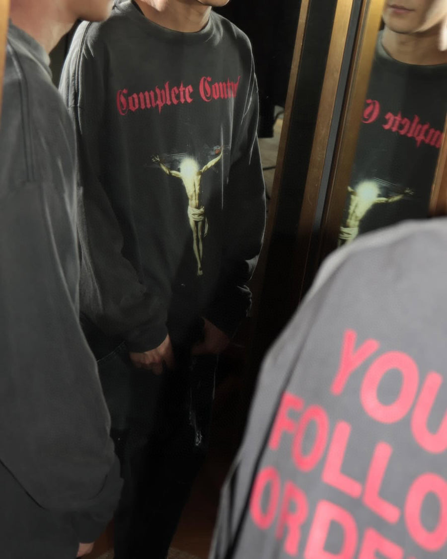 SAINT Mxxxxxx × Kosuke Kawamura KK_LS TEE/COMPLETE CONTRL/BLK